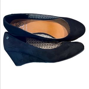 Daisy Fuentes black wedge pump. Excellent condition!